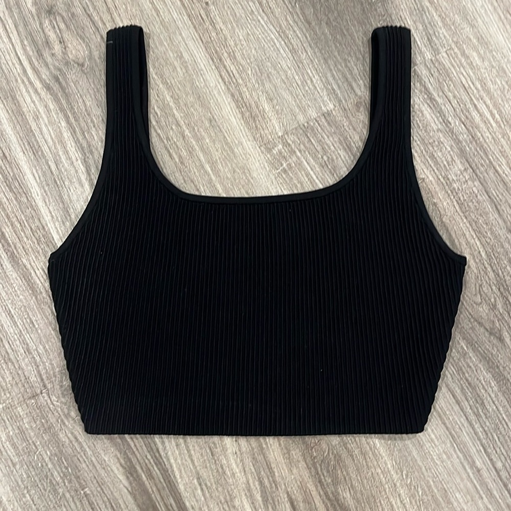 Aritzia Babaton sculpt knit cropped tank
